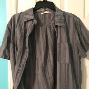 Short sleeve button up